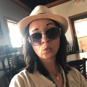 Meet your Posher, Erica